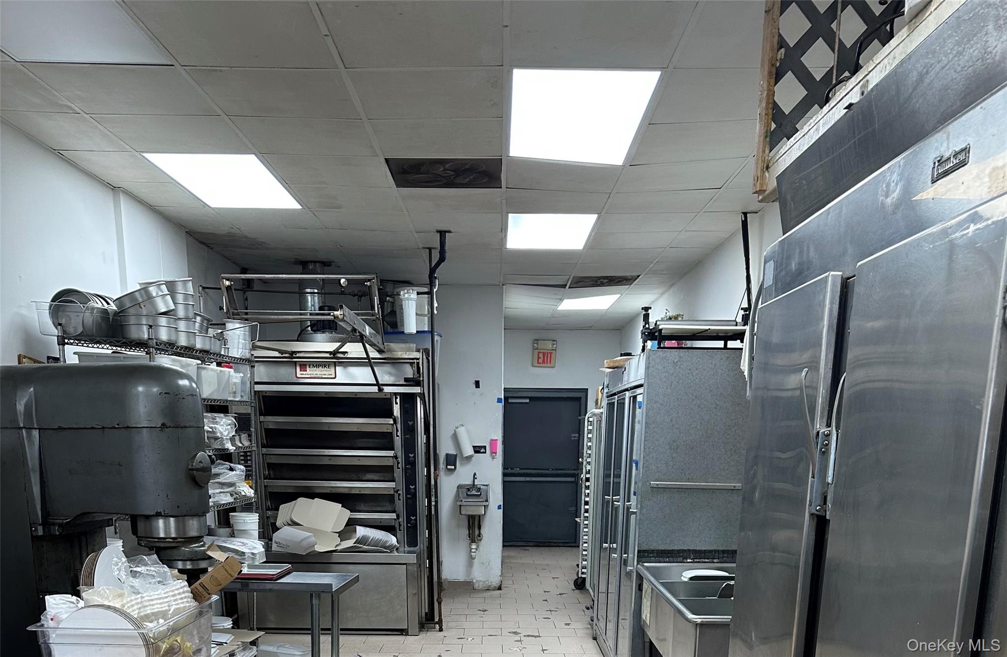 946 Montauk, Copiague, NY 11726