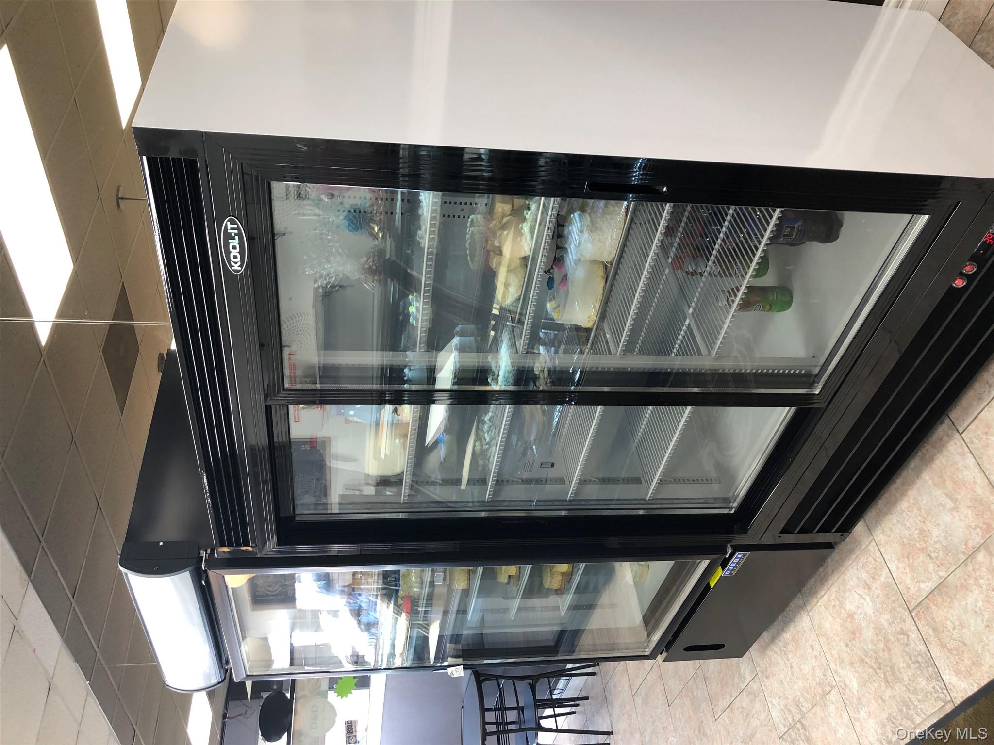 946 Montauk, Copiague, NY 11726