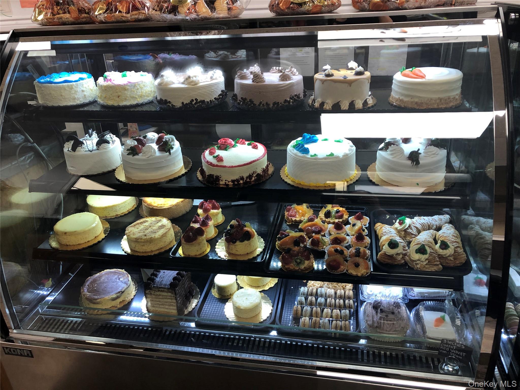 946 Montauk, Copiague, NY 11726