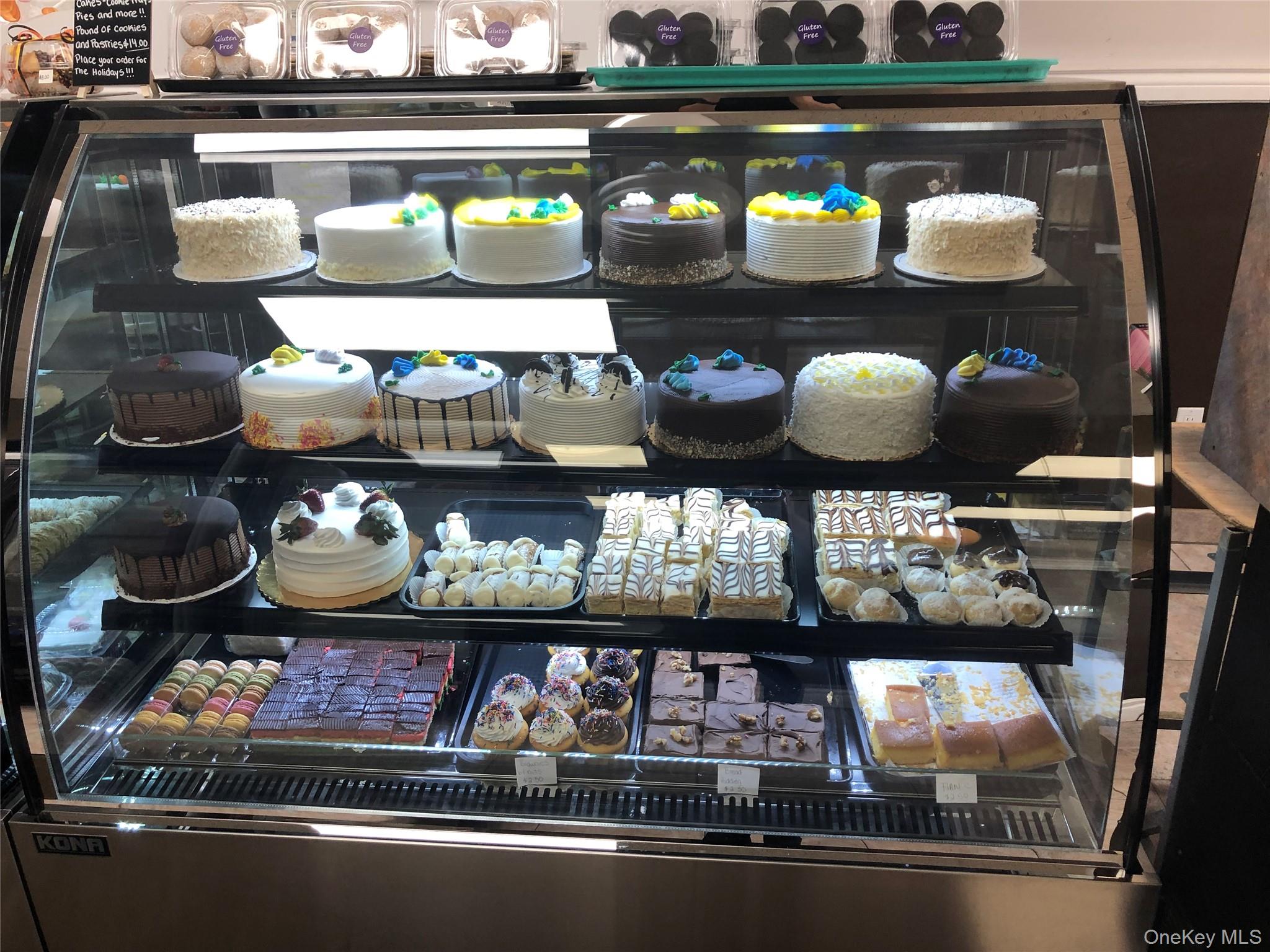 946 Montauk, Copiague, NY 11726