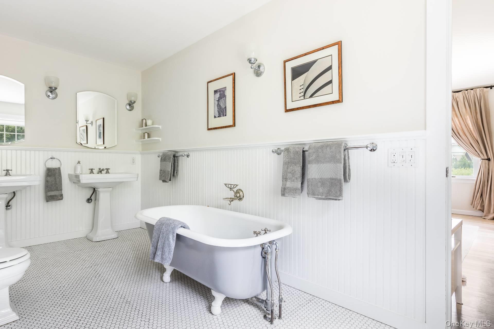 124 Ocean Road, Bridgehampton, NY 11932