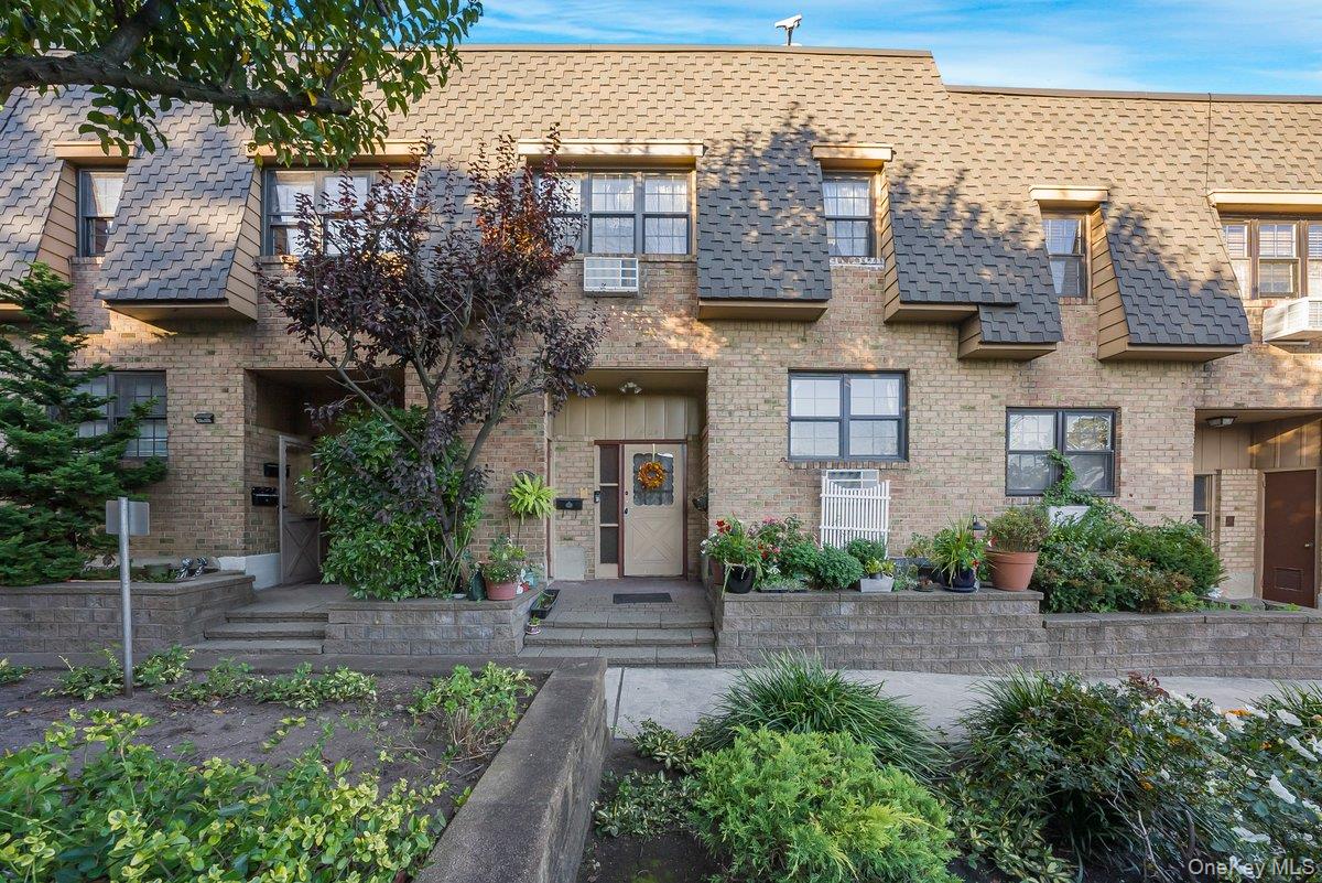 8428 98th Street # 27, Woodhaven, NY 11421