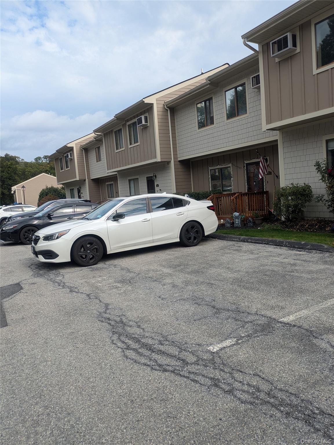 6905 Chelsea Cove N, Hopewell Junction, NY 12533