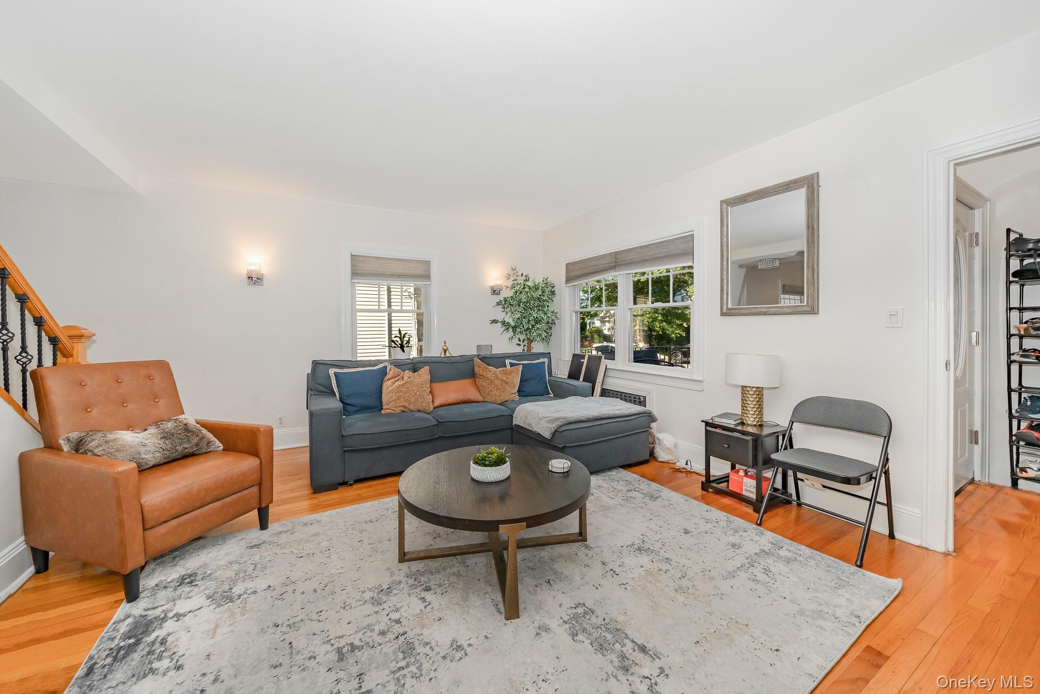 10 Pansy Avenue, Floral Park, NY 11001