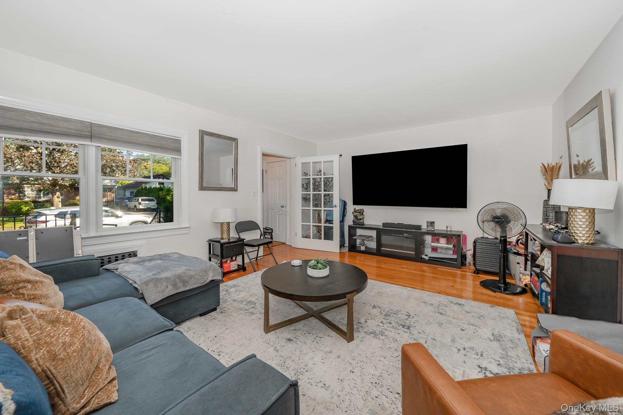 10 Pansy Avenue, Floral Park, NY 11001