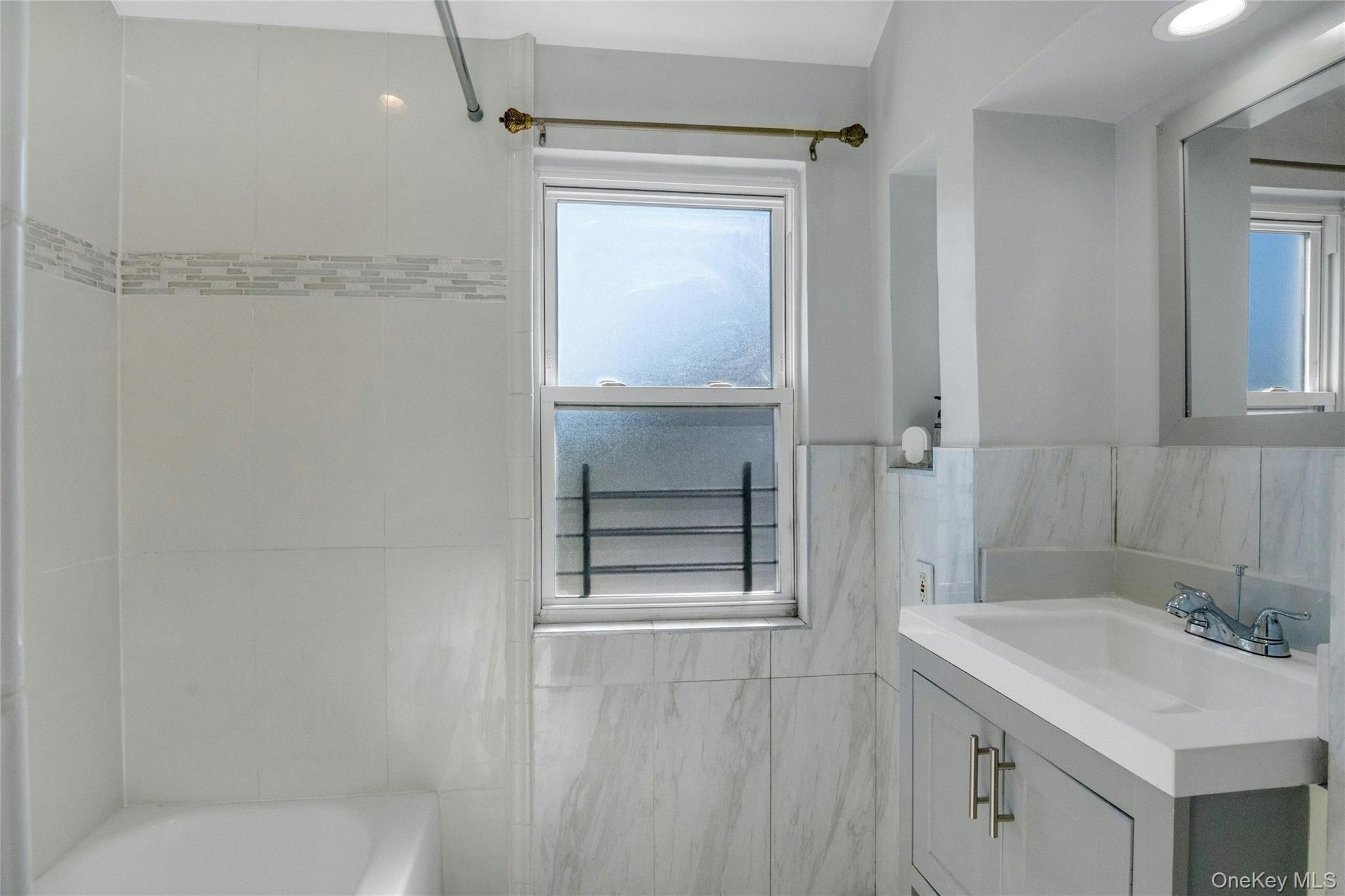 290 E Sidney Avenue, Mount Vernon, NY 10553