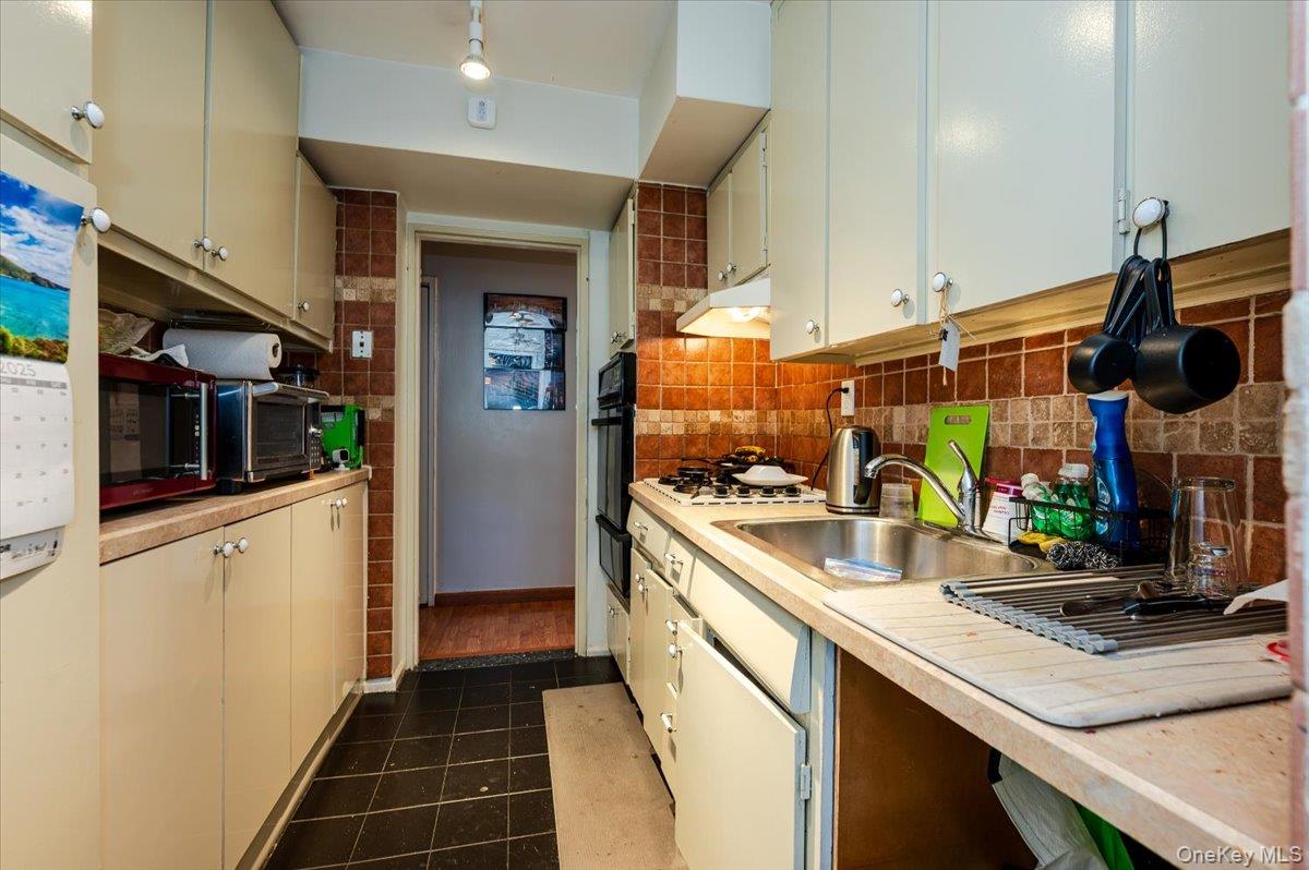 151-31 88th Street # 4B, Howard Beach, NY 11414