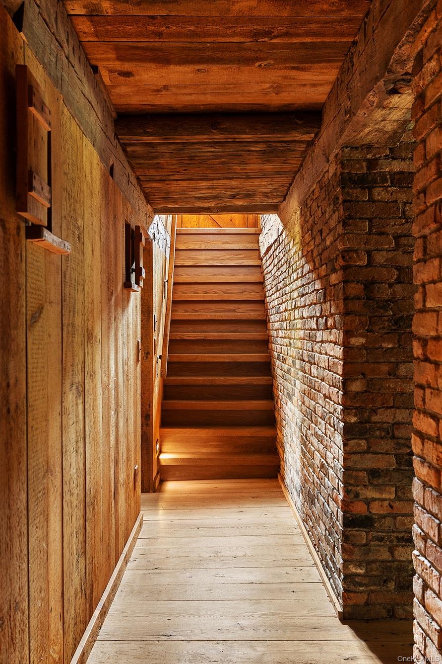 281 County Route 3, ANCRAMDALE, NY 12503