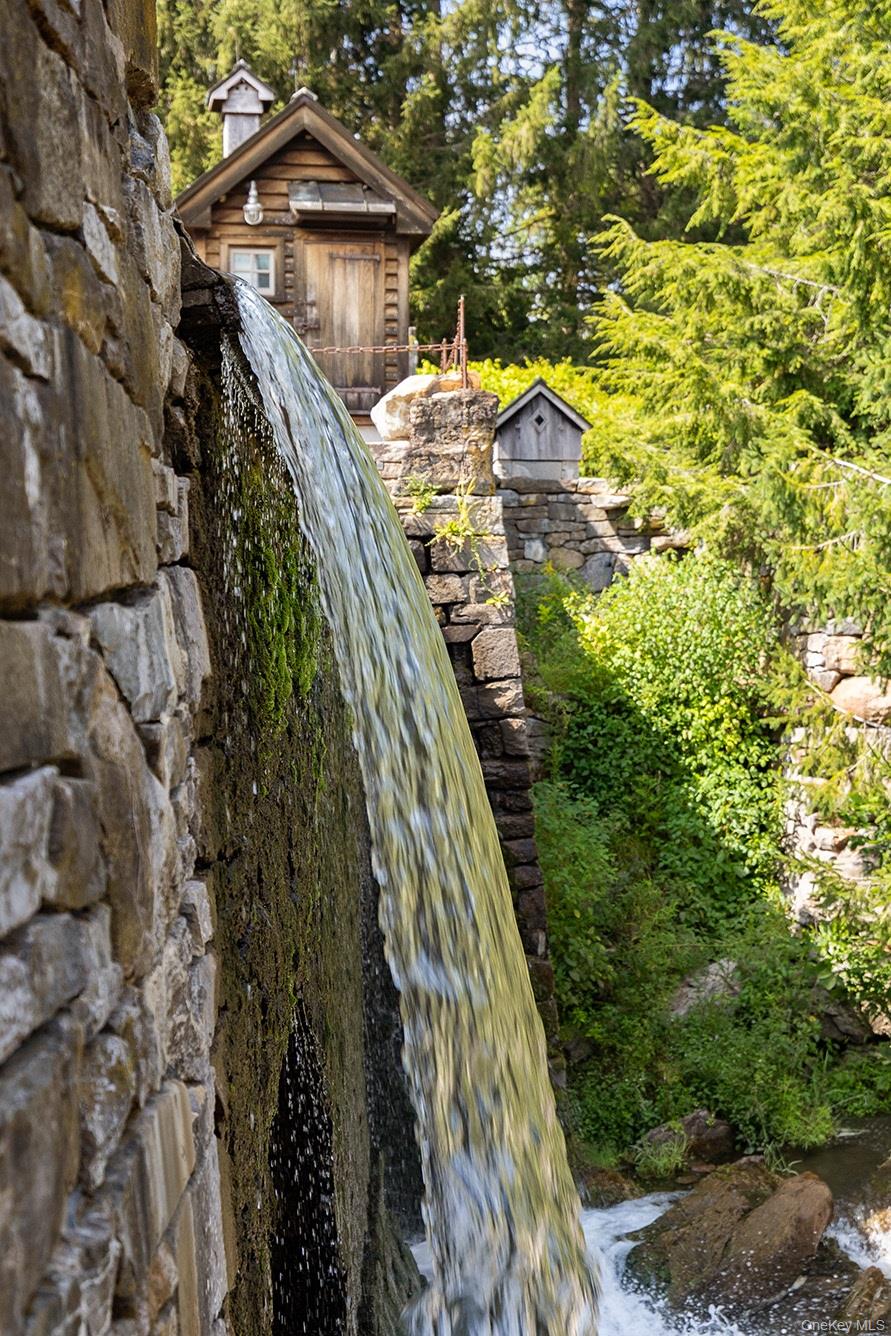 281 County Route 3, ANCRAMDALE, NY 12503