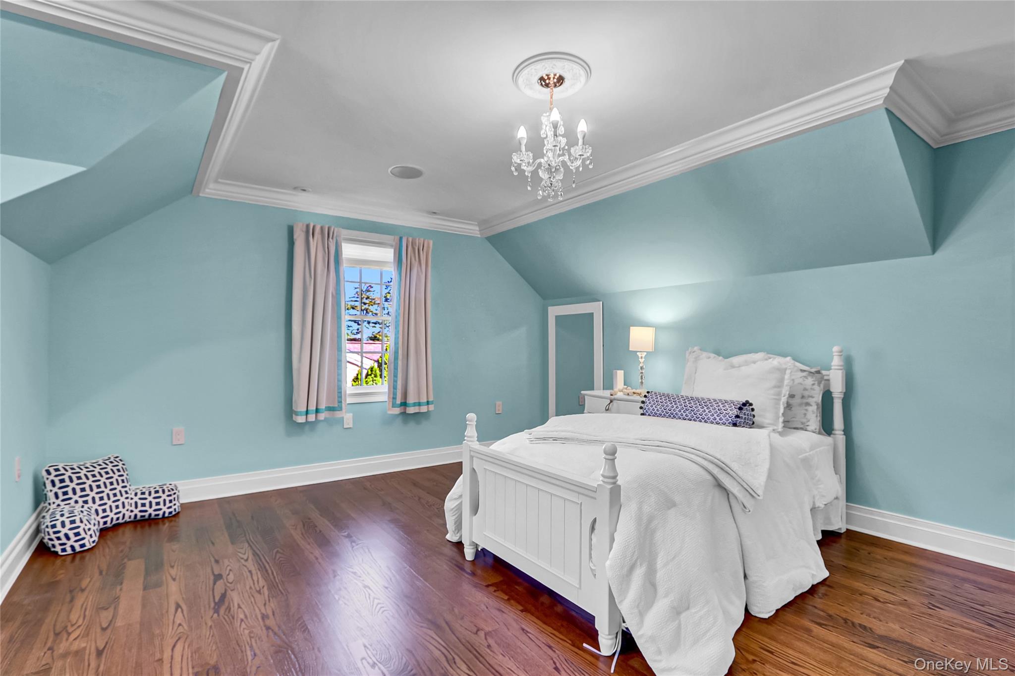 5 Wilson Street, Garden City, NY 11530