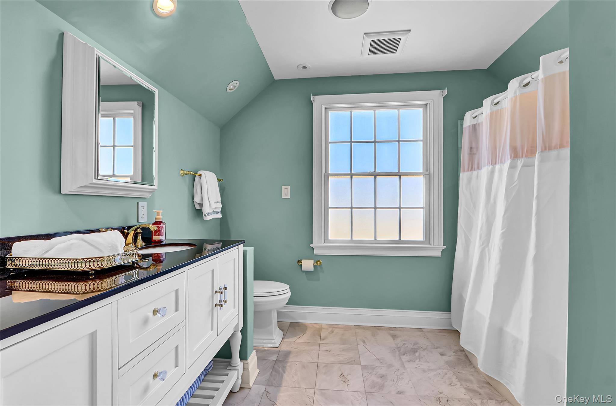 5 Wilson Street, Garden City, NY 11530