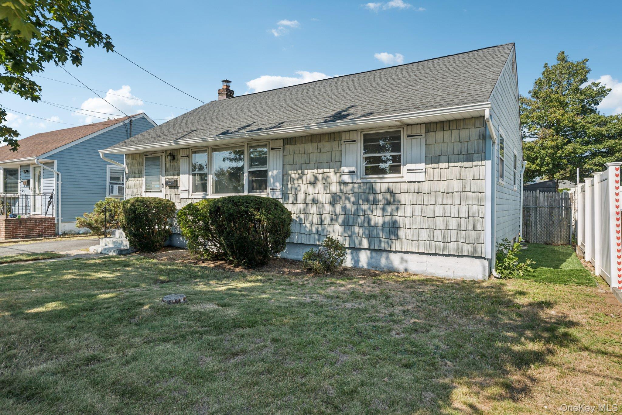 178 Princess Street, Hicksville, NY 11801