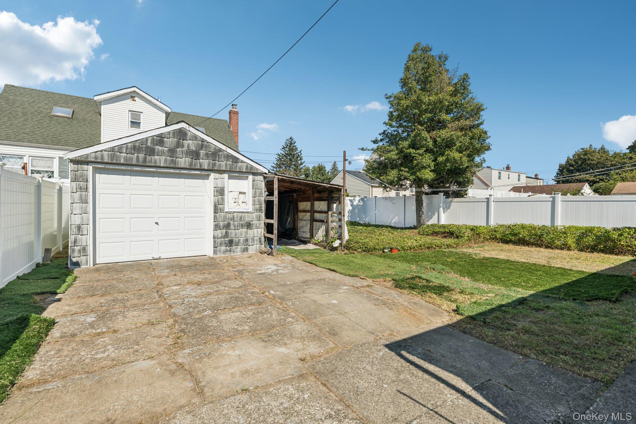 178 Princess Street, Hicksville, NY 11801