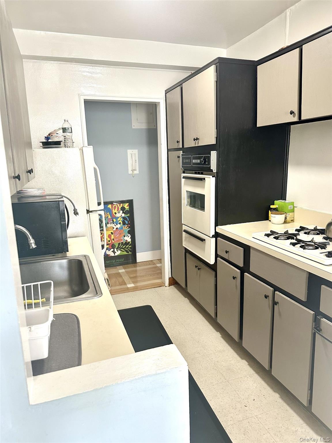 89-15 PARSONS Boulevard # 9H, Jamaica Hills, NY 11432