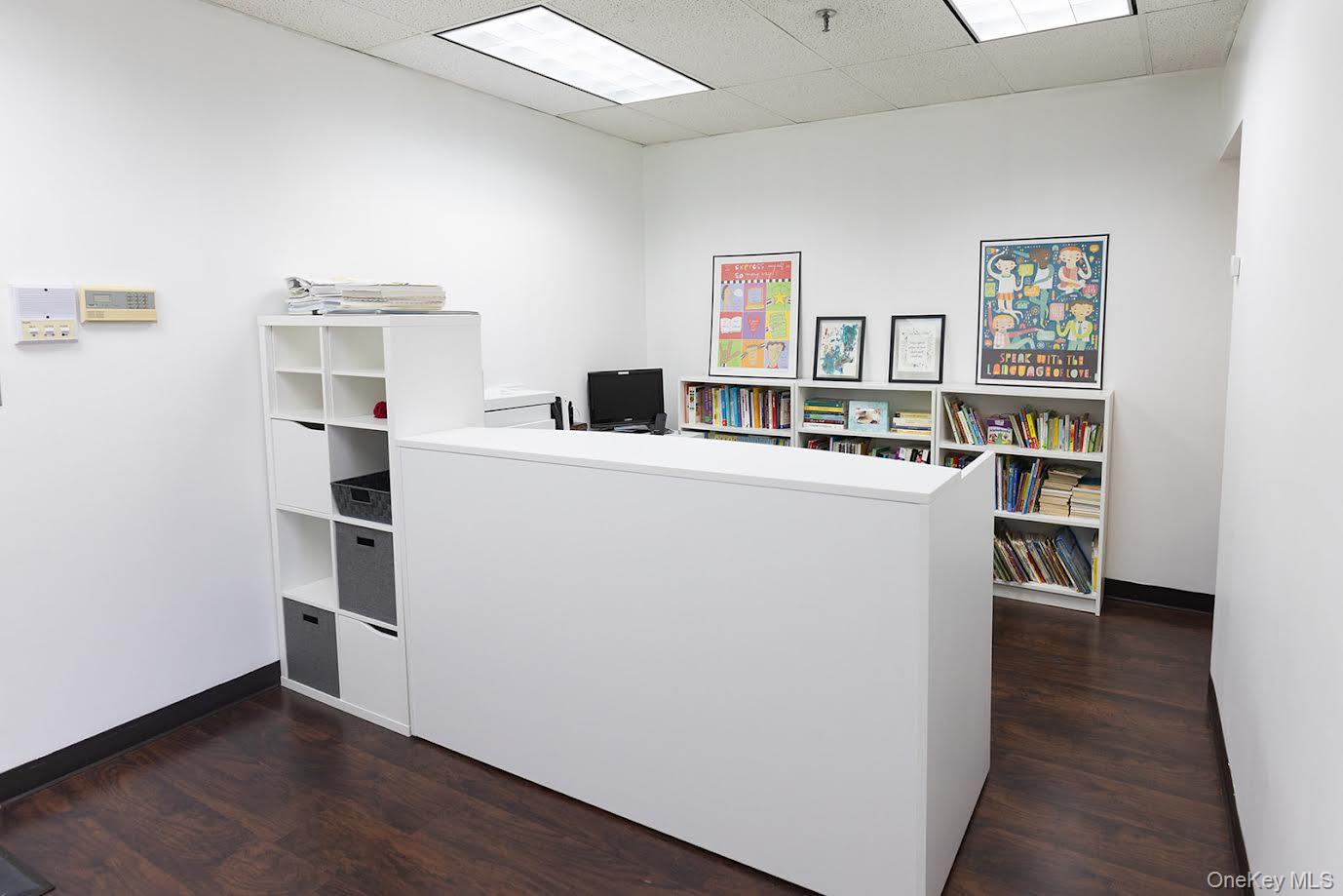 249-02 Jericho Turnpike # 202, Floral Park, NY 11001