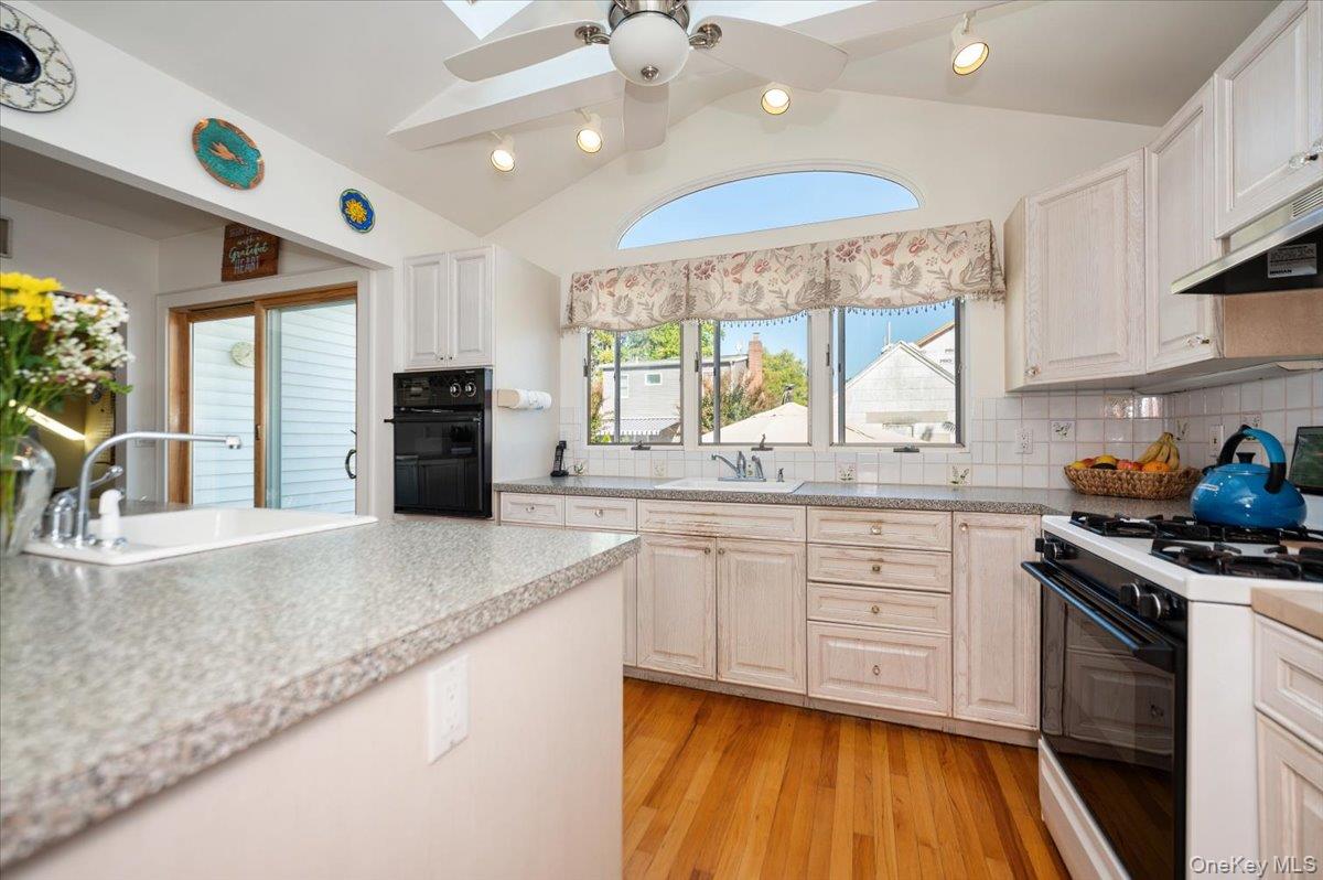 23 Arthur Avenue, Bethpage, NY 11714