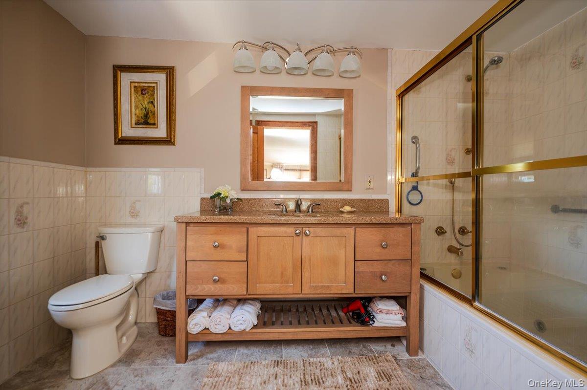 23 Arthur Avenue, Bethpage, NY 11714