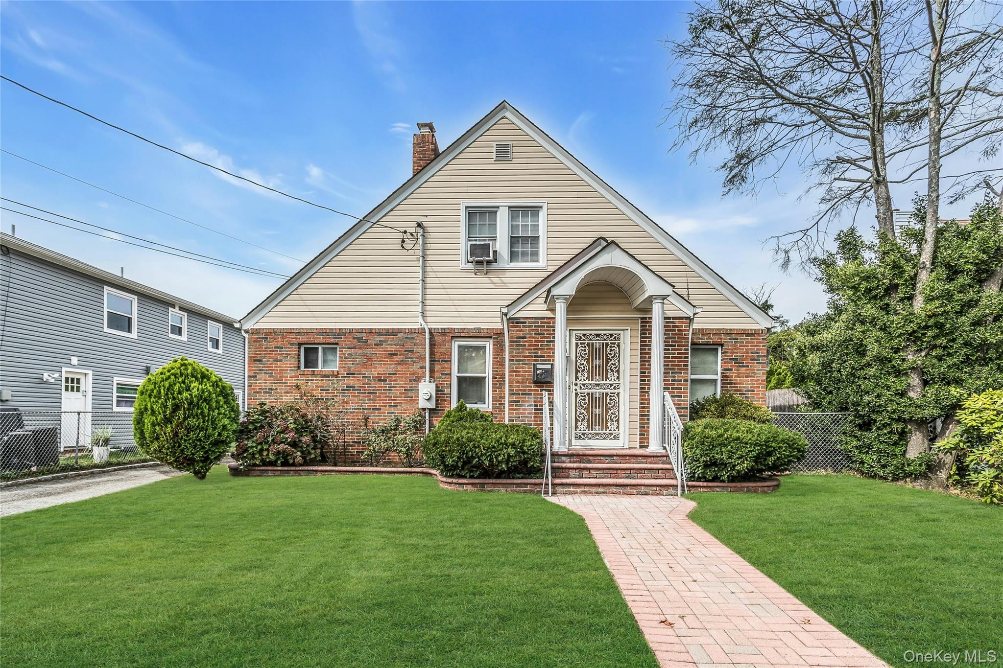 830 Davis Avenue, Uniondale, NY 11553
