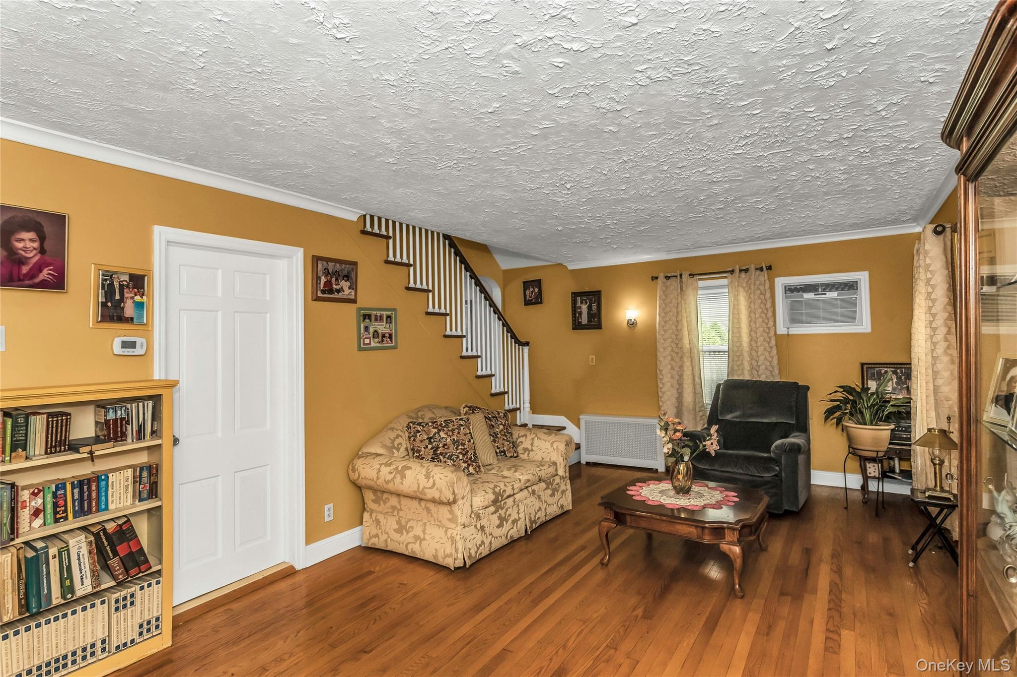 830 Davis Avenue, Uniondale, NY 11553