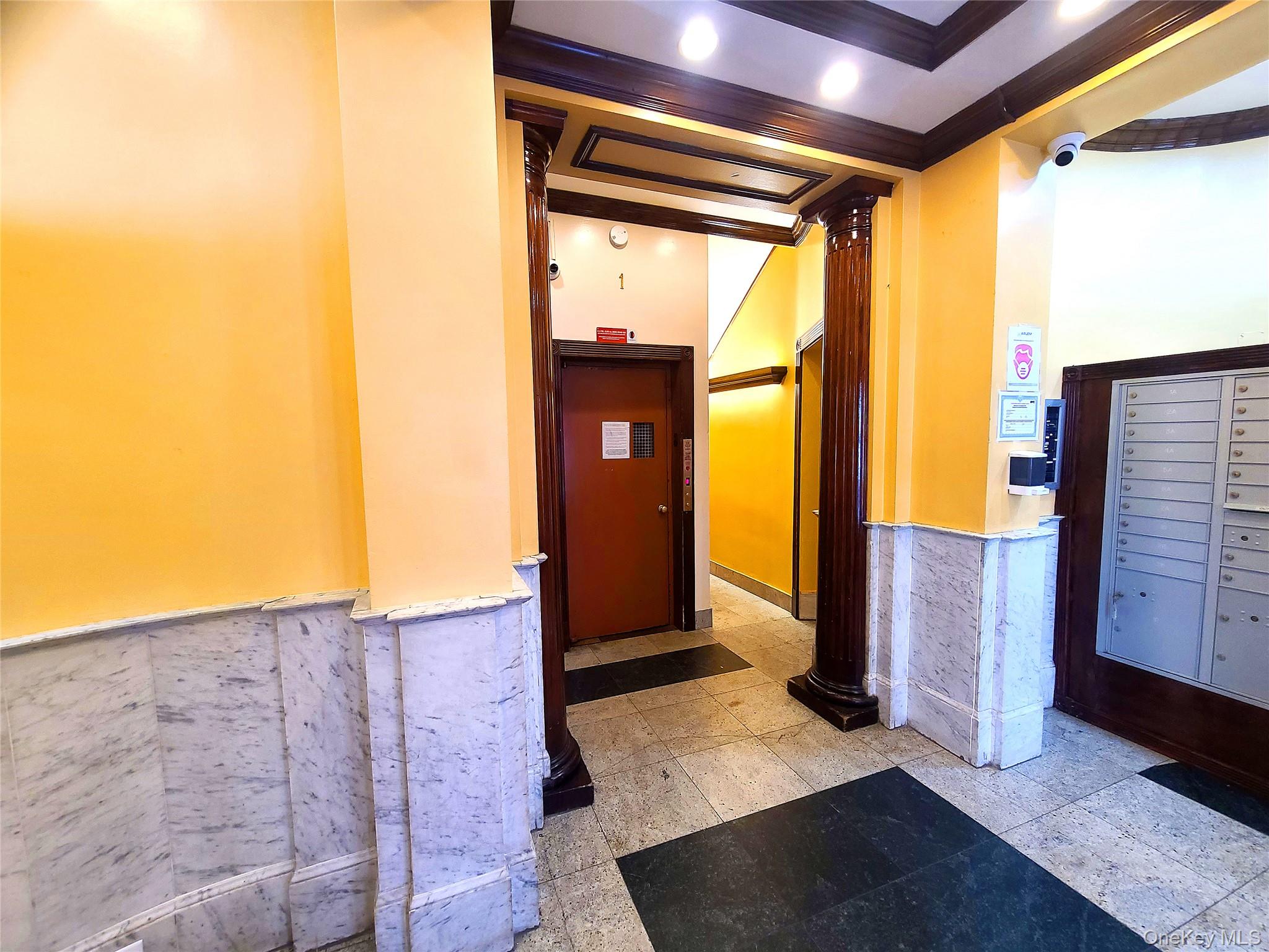 342 W 56th Street # 1E, New York (Manhattan), NY 10019