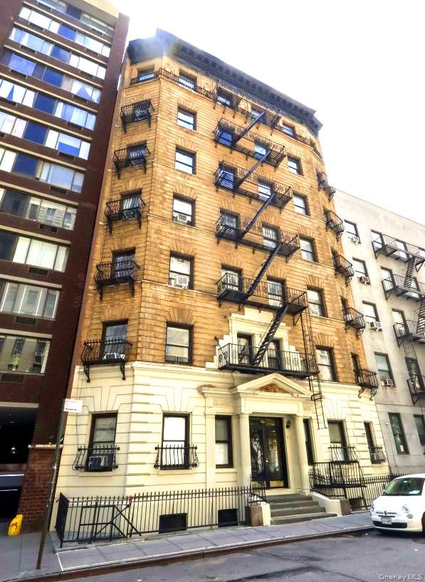 342 W 56th Street # 1E, New York (Manhattan), NY 10019