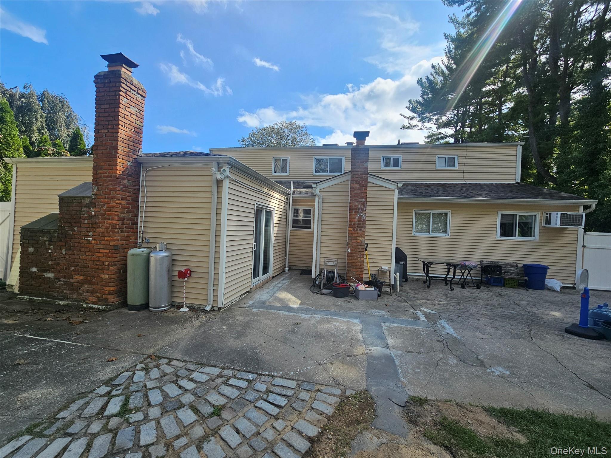 5 Lincoln Avenue, Smithtown, NY 11787