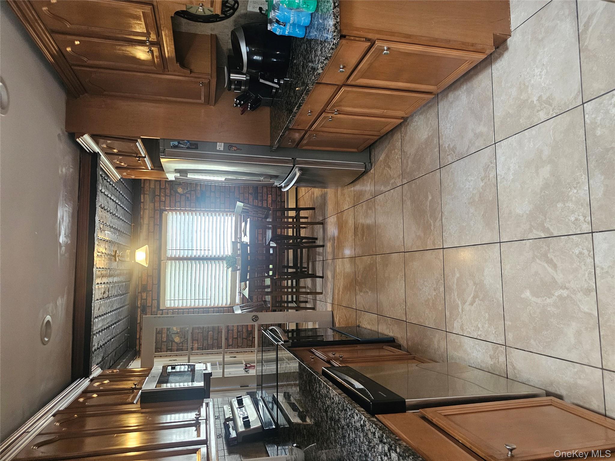 5 Lincoln Avenue, Smithtown, NY 11787