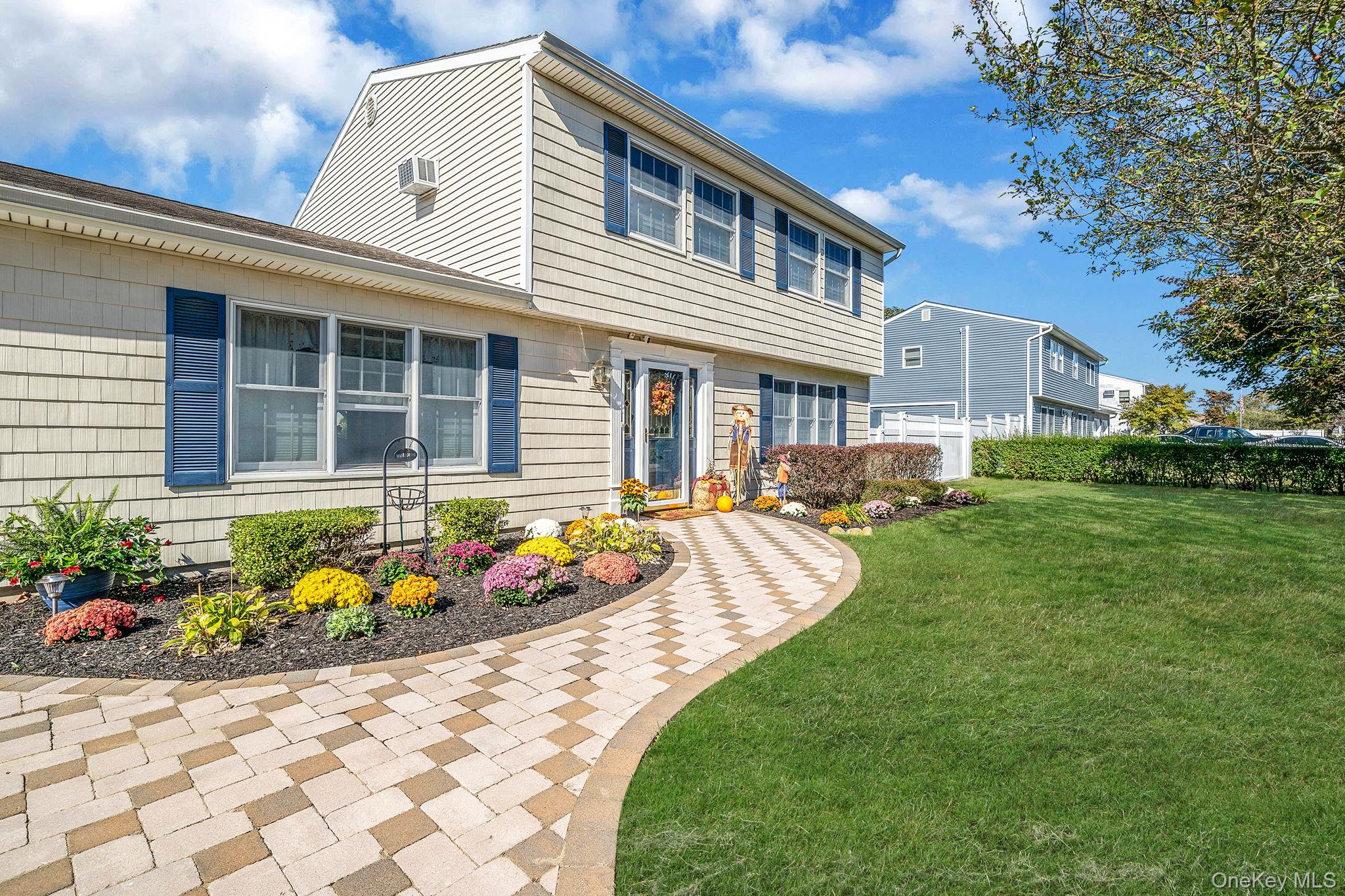 10 Munson Street, Medford, NY 11763