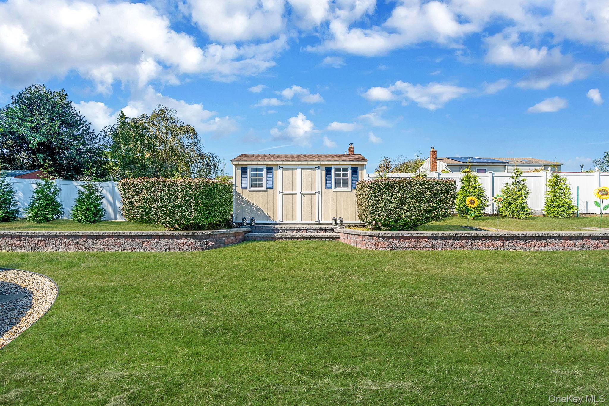 10 Munson Street, Medford, NY 11763