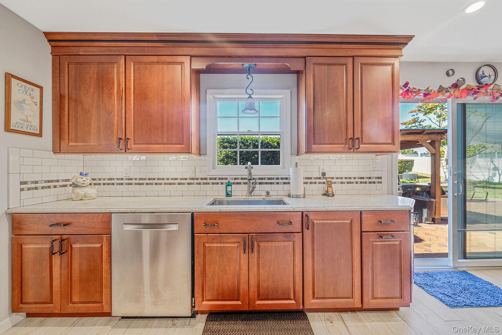 10 Munson Street, Medford, NY 11763