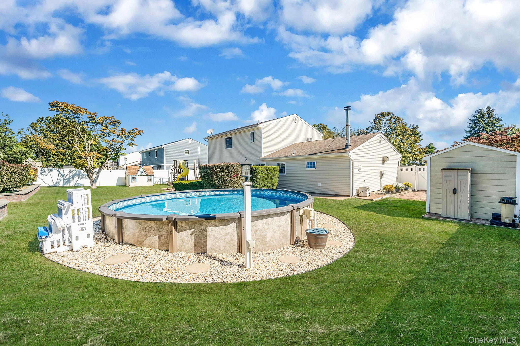 10 Munson Street, Medford, NY 11763