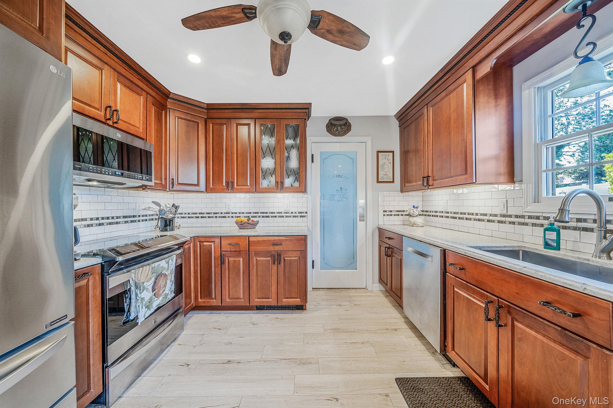 10 Munson Street, Medford, NY 11763