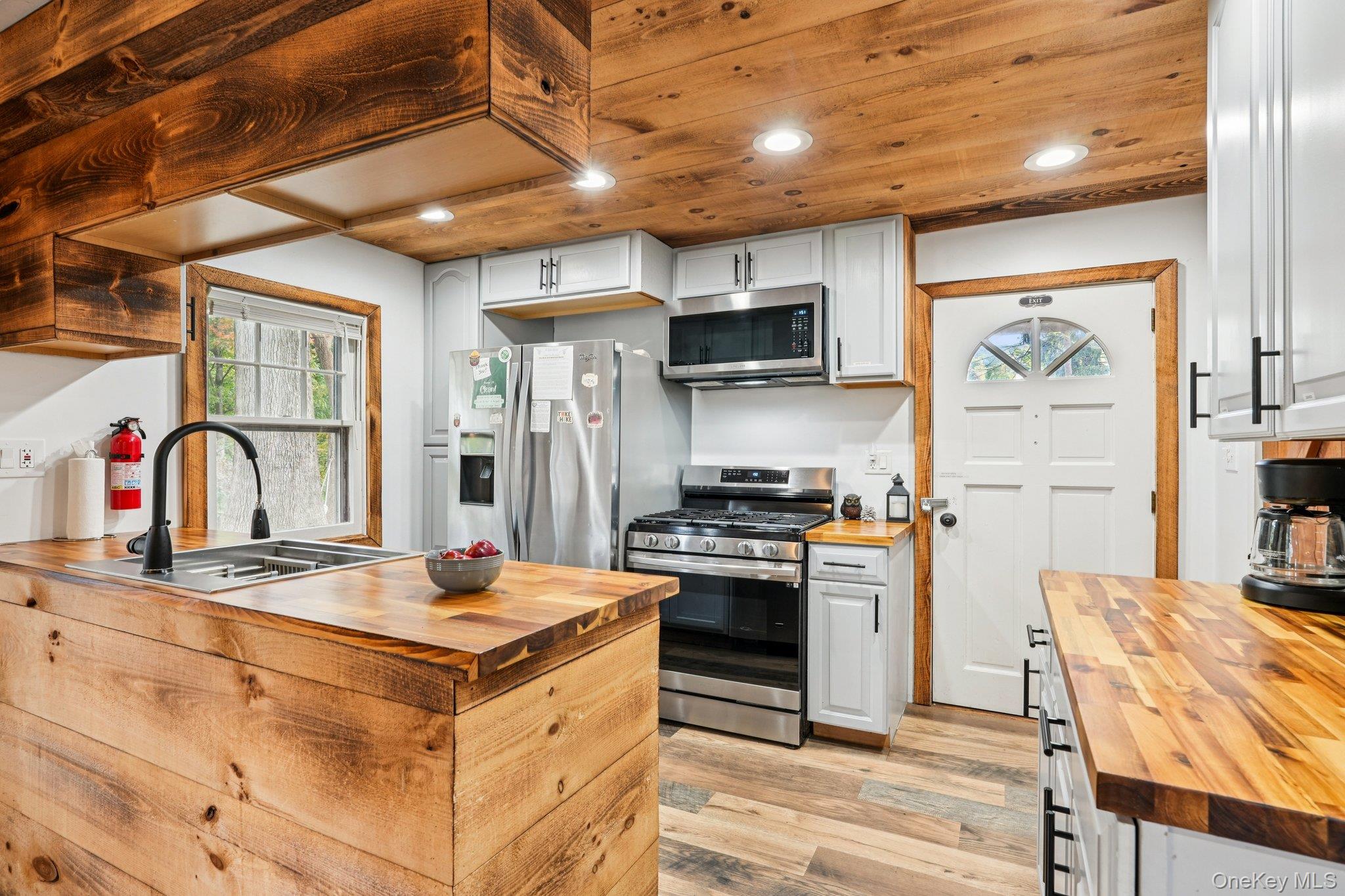 22 Morgans Way, Greenwood Lake, NY 10925