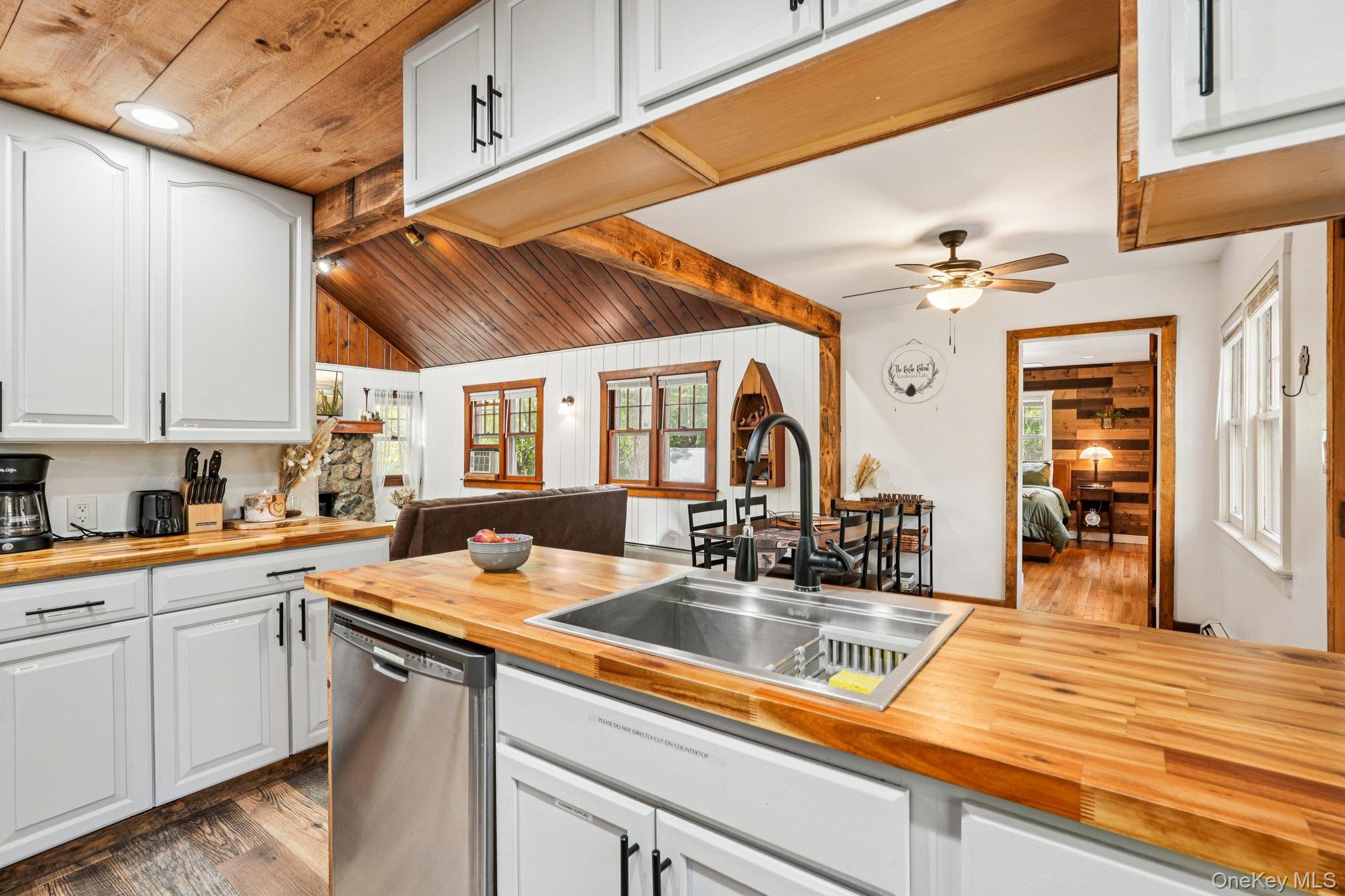 22 Morgans Way, Greenwood Lake, NY 10925