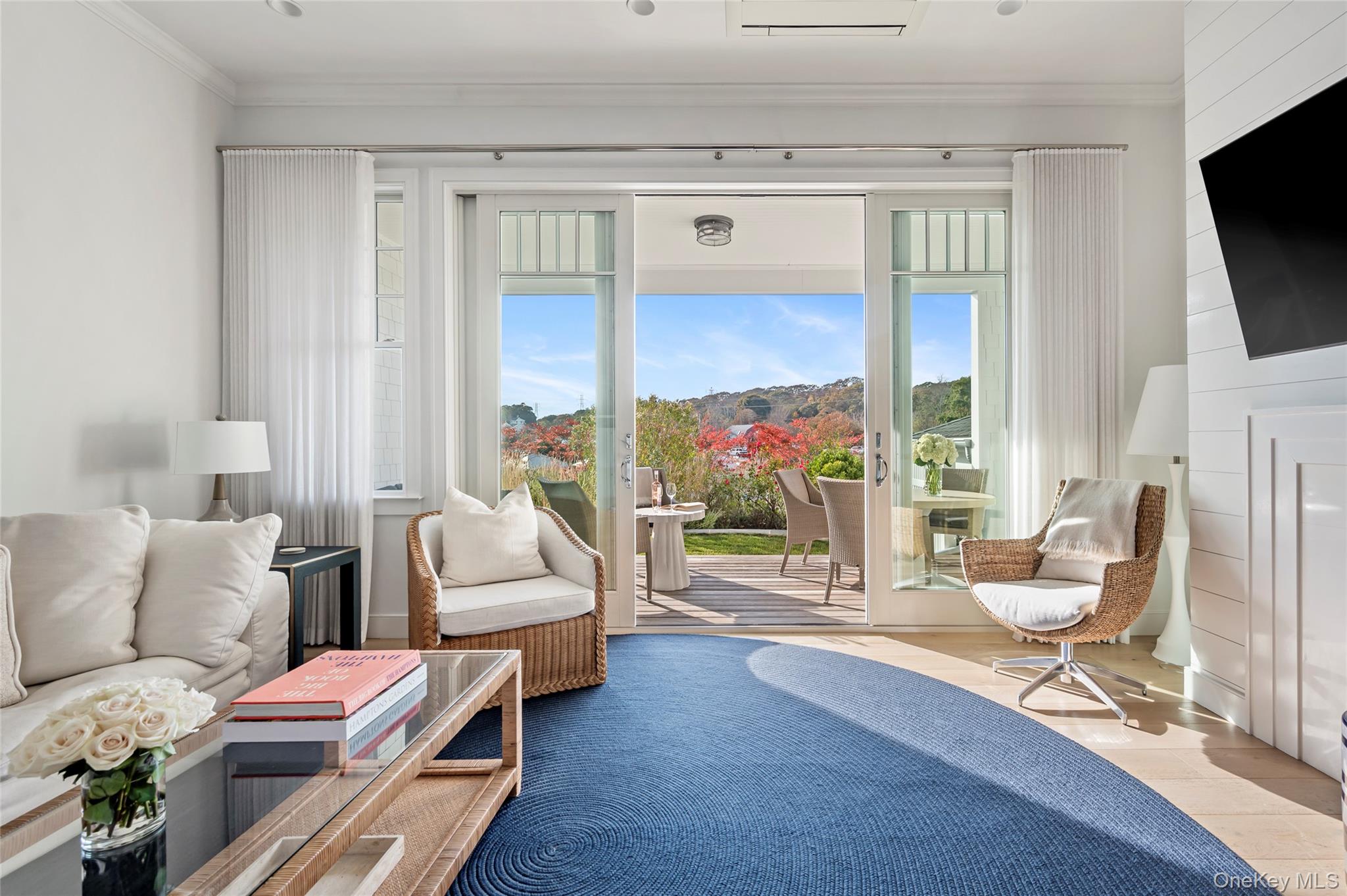 3 Old Boathouse Lane S, Hampton Bays, NY 11946