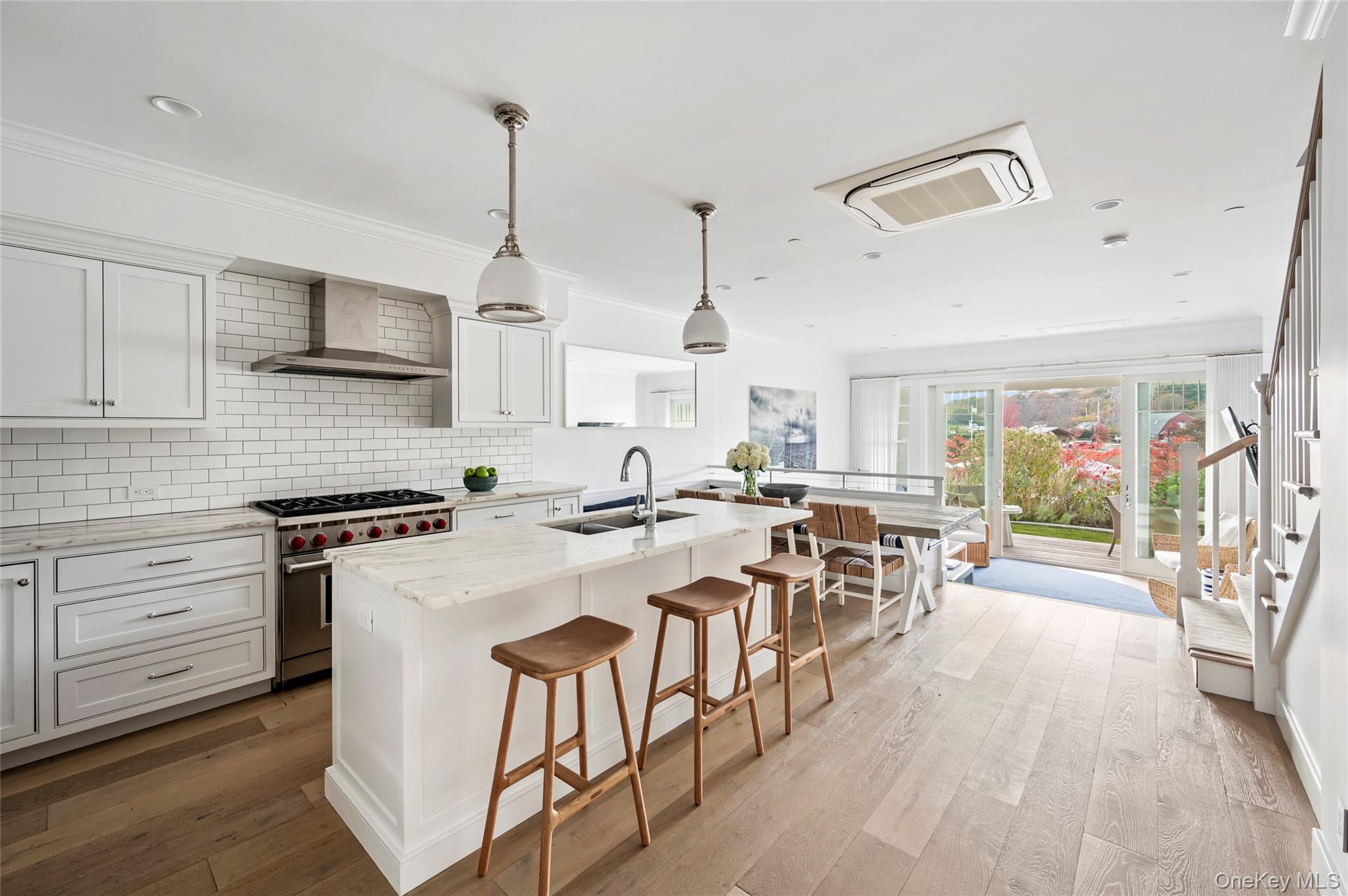 3 Old Boathouse Lane S, Hampton Bays, NY 11946