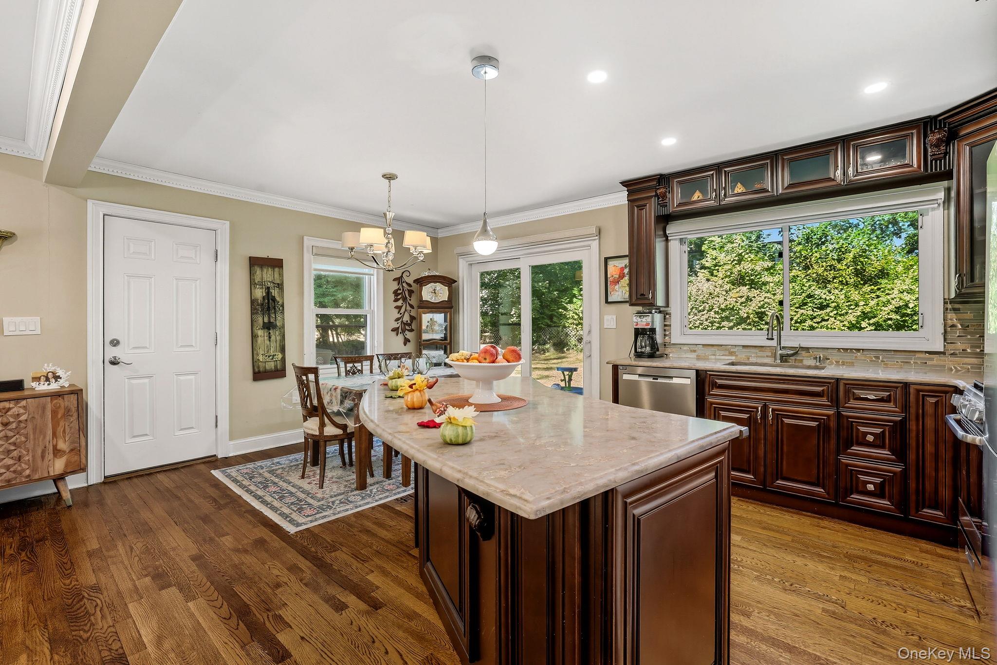 110 Topland Road, White Plains, NY 10605