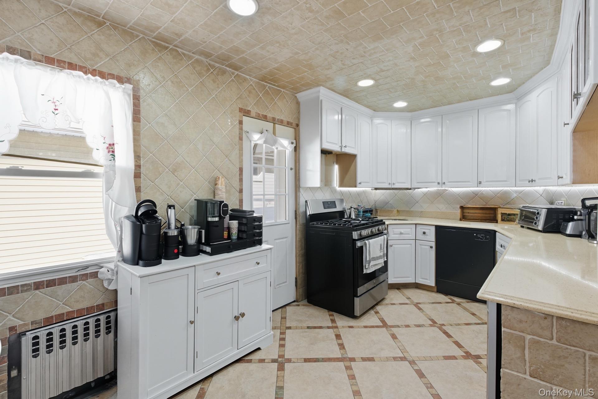 104 N 7th Street, New Hyde Park, NY 11040