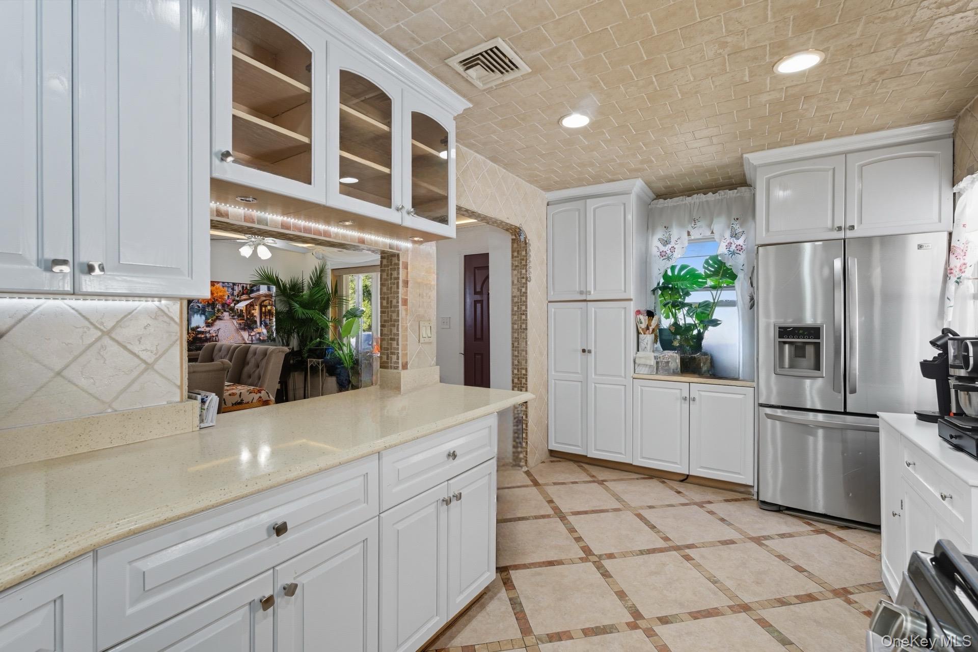 104 N 7th Street, New Hyde Park, NY 11040