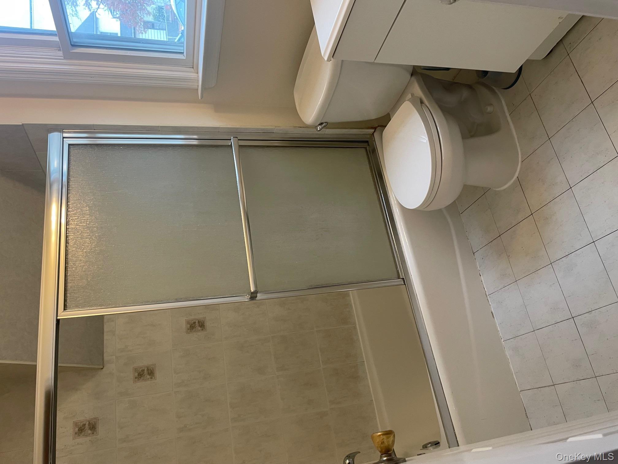 22 Franklin Street # 22D, Franklin Square, NY 11010