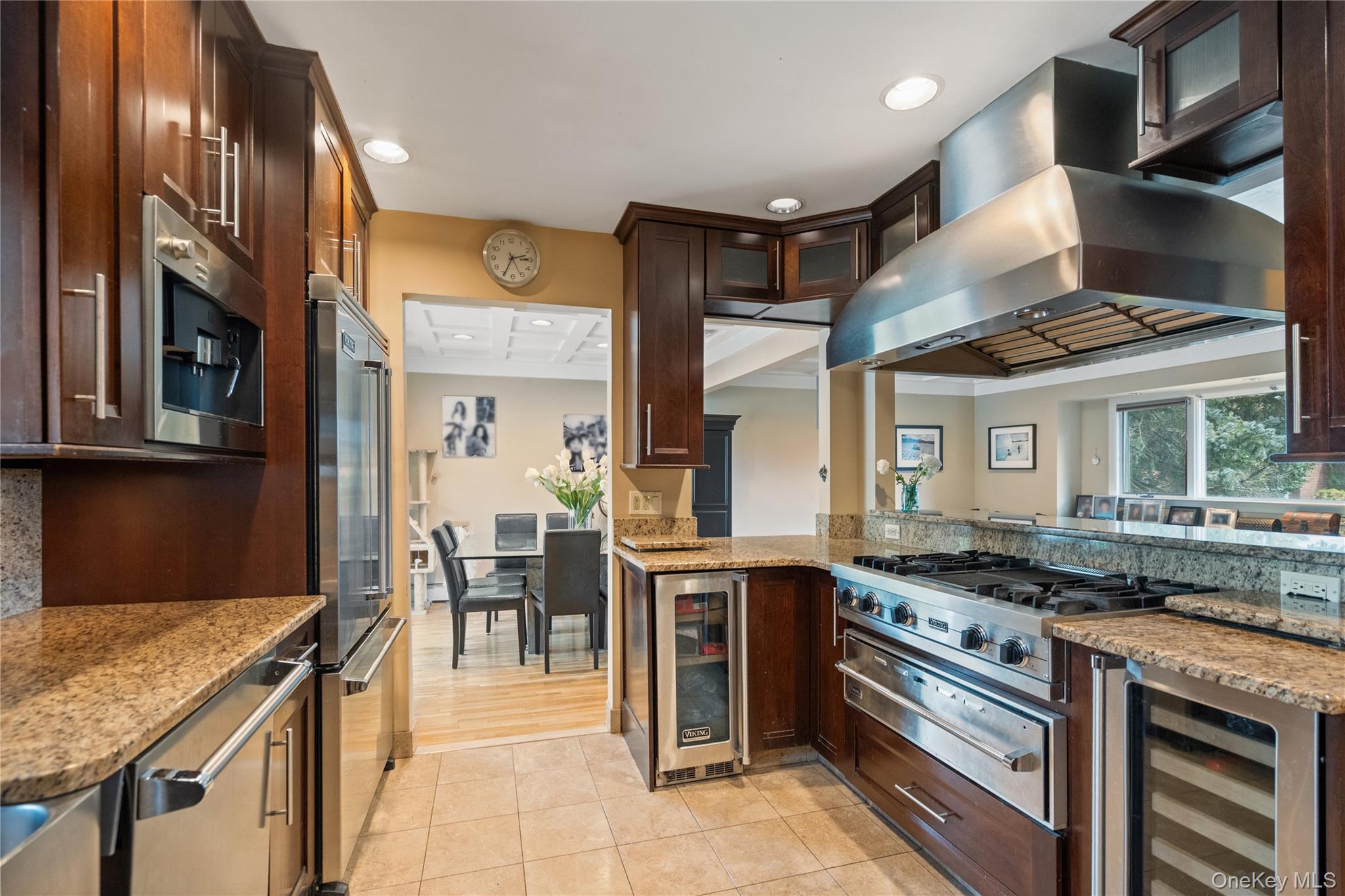 8 Westminster Road, Syosset, NY 11791