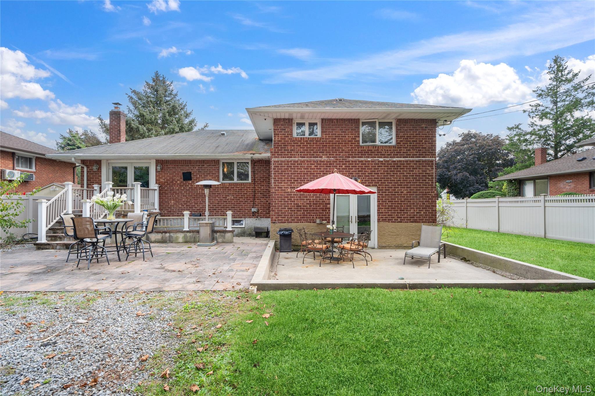 8 Westminster Road, Syosset, NY 11791