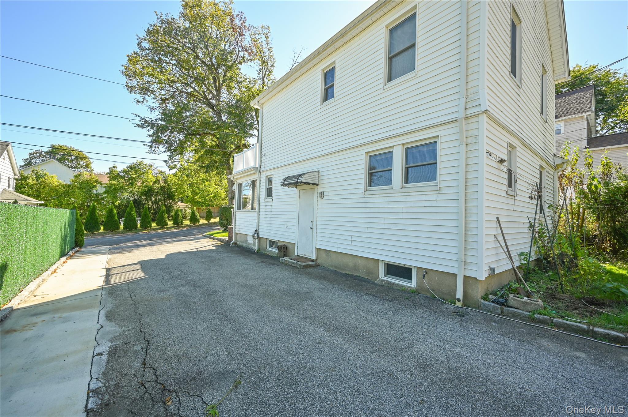 6 Red Brook Terrace, Great Neck, NY 11024