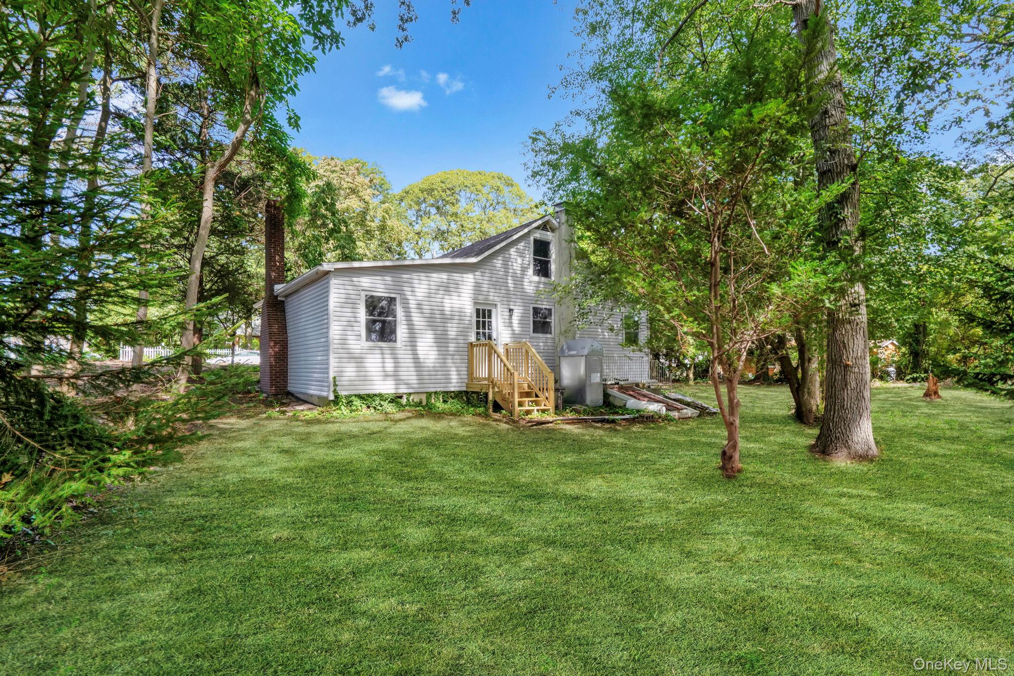 36 Kensington Avenue, Selden, NY 11784