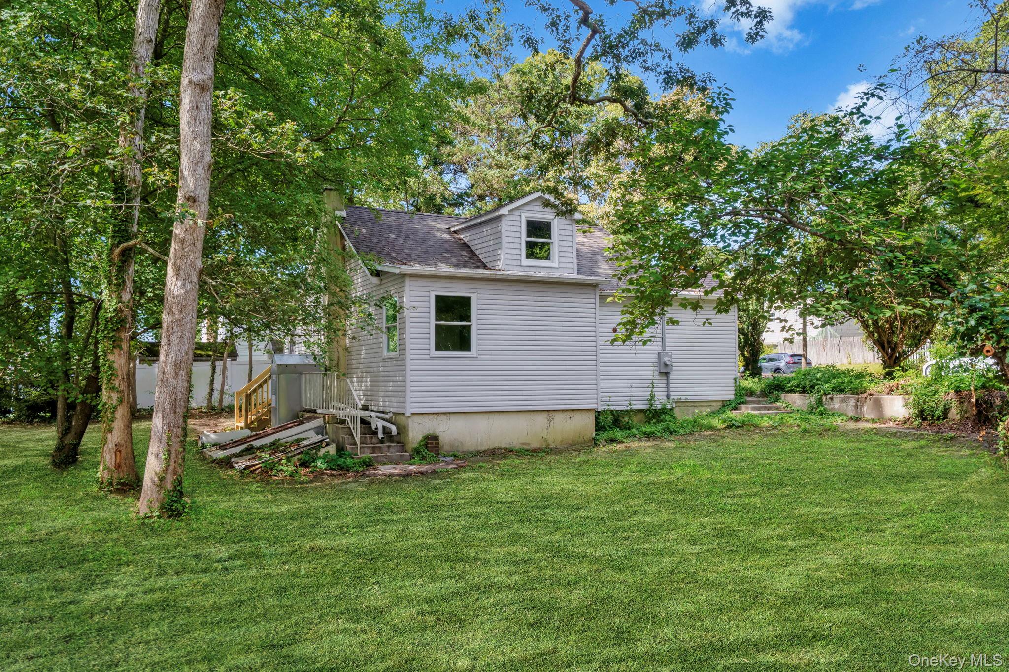 36 Kensington Avenue, Selden, NY 11784