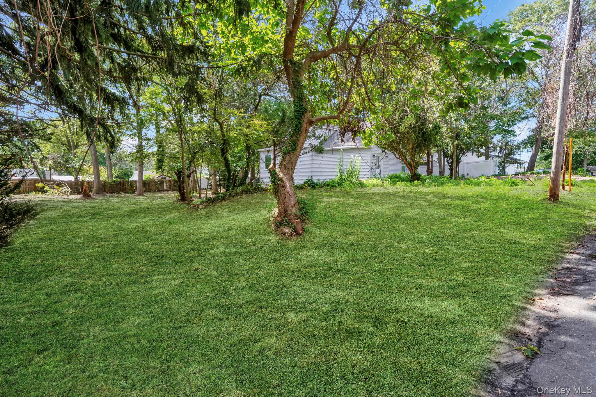 36 Kensington Avenue, Selden, NY 11784