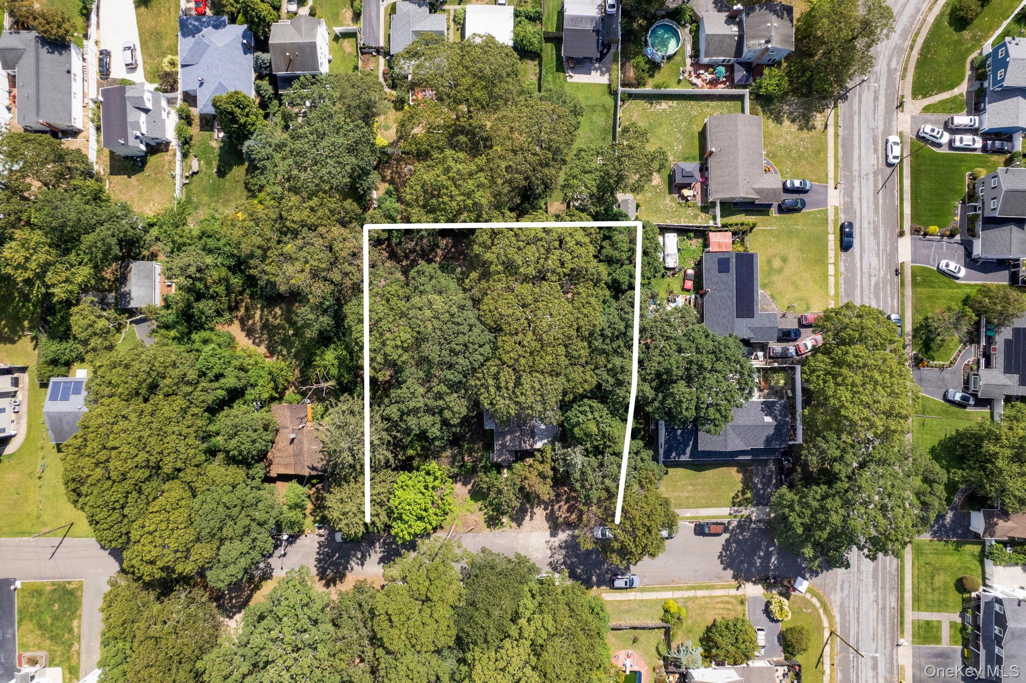 36 Kensington Avenue, Selden, NY 11784