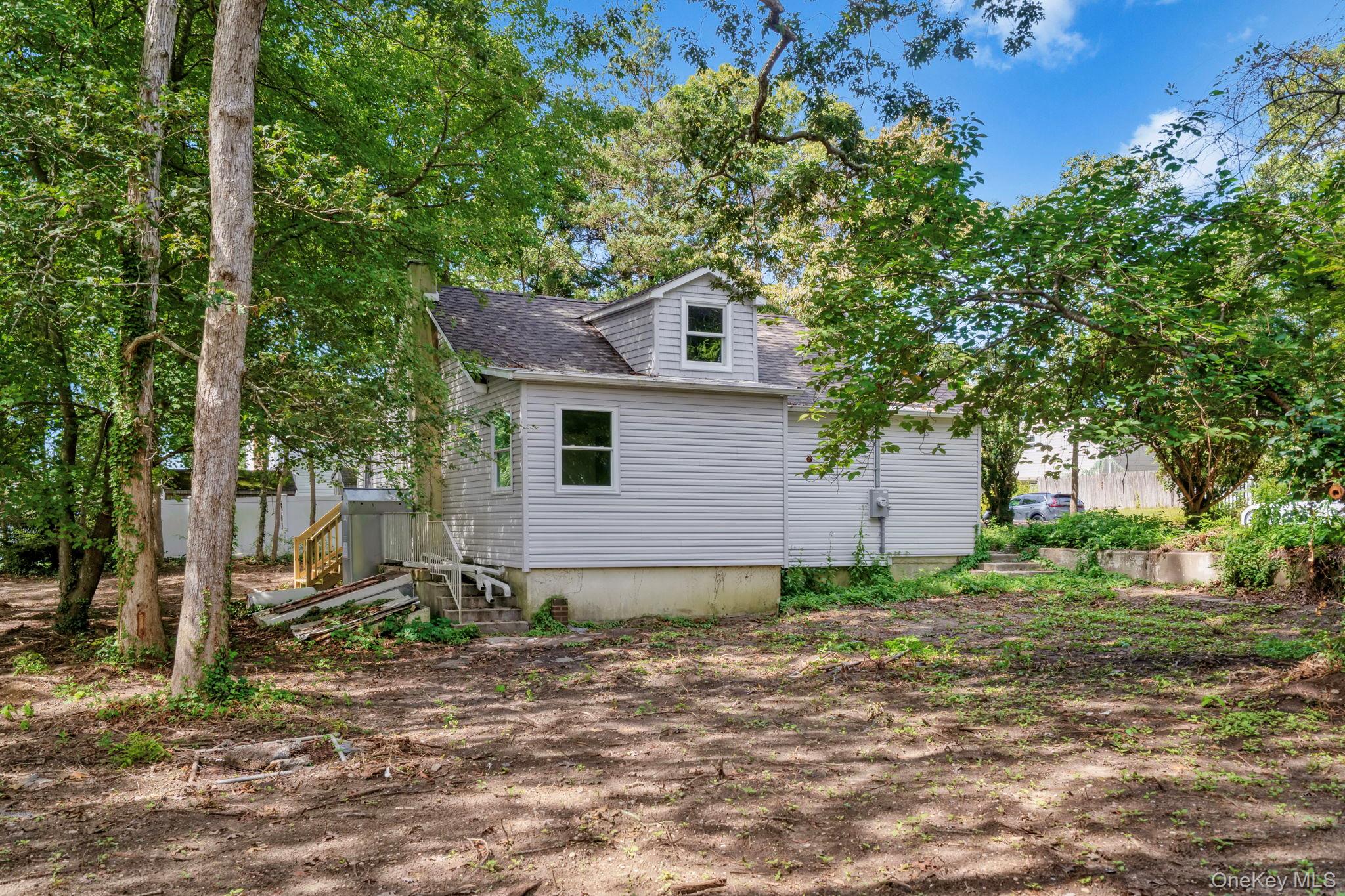 36 Kensington Avenue, Selden, NY 11784