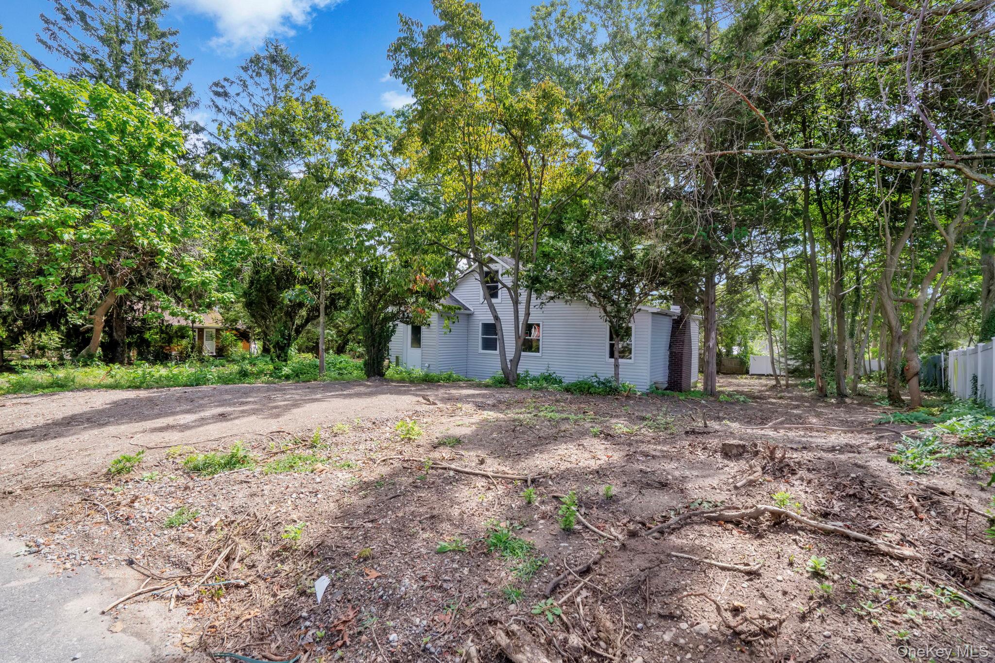 36 Kensington Avenue, Selden, NY 11784