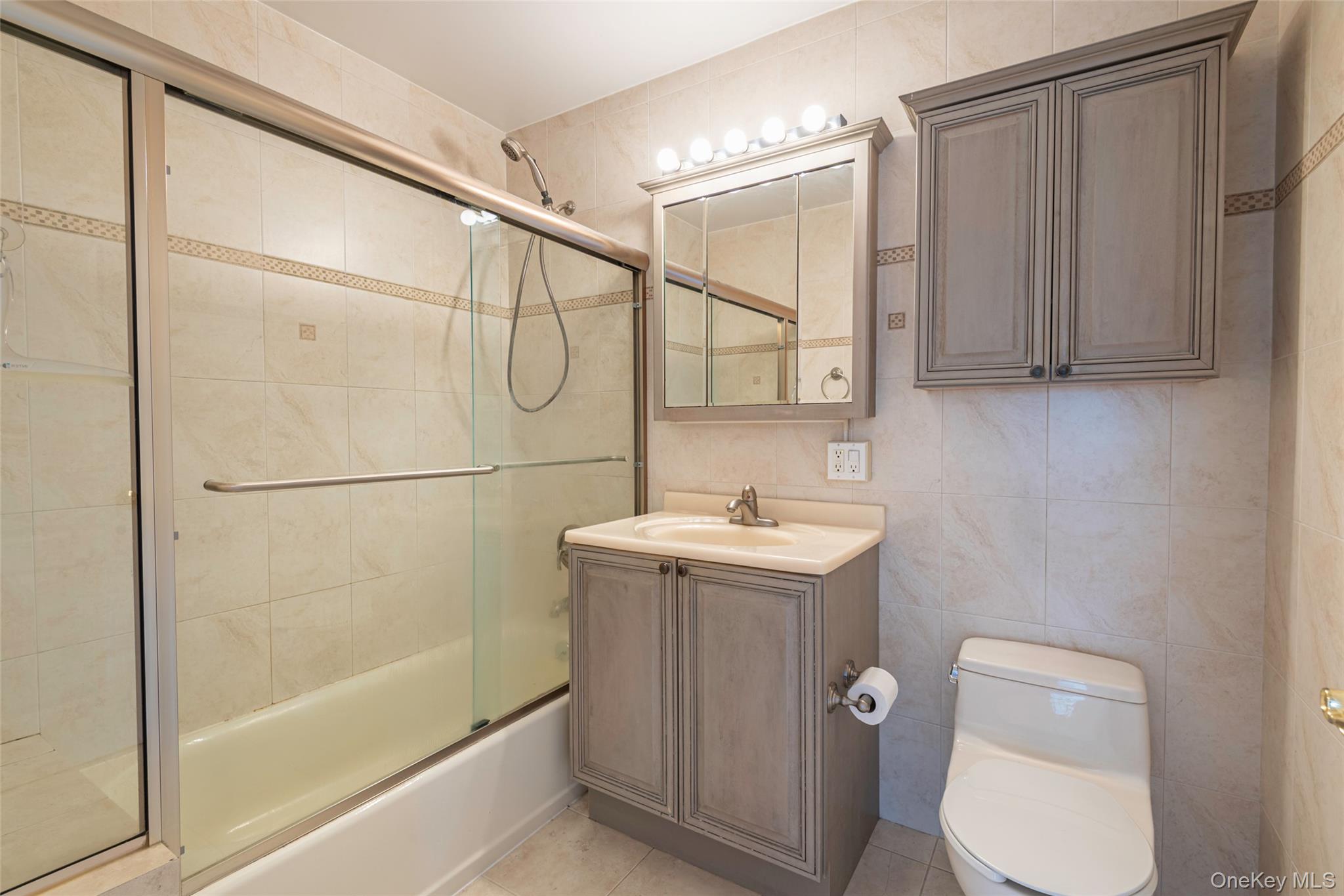 42-23 212 Street # 3B, Bayside, NY 11361